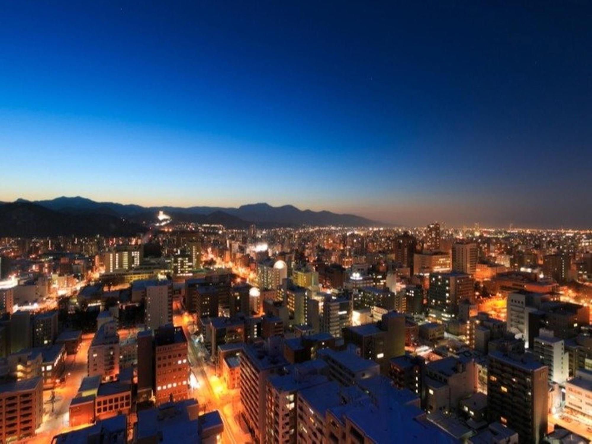 Sapporo Prince Hotel Εξωτερικό φωτογραφία Santiago skyline at night