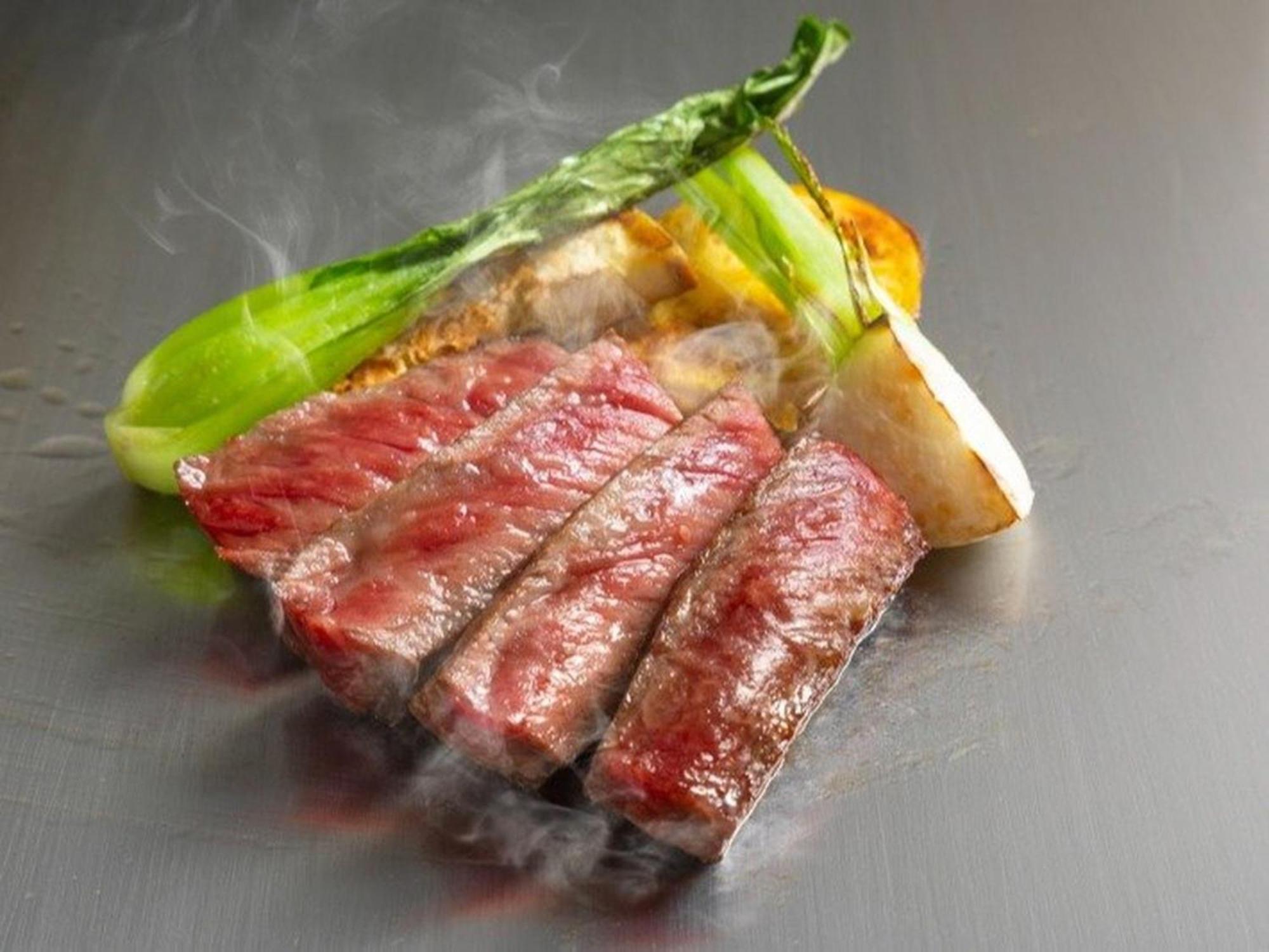 Sapporo Prince Hotel Εξωτερικό φωτογραφία A steak prepared using the cooking technique of sous-vide